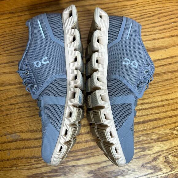 On Cloud Grey Sneaker Women's Size 8 Running Athlete Shoe - Picture 7 of 9
